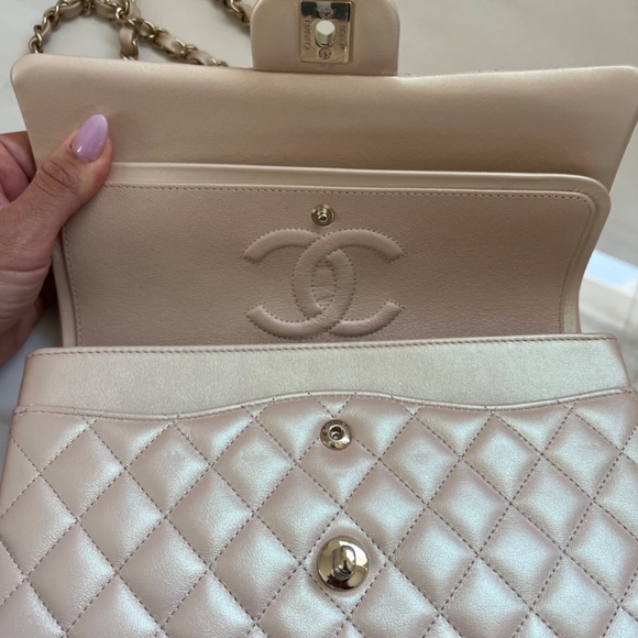 Chanel Classic Double Flap Iridescent Beige - Picture 3 of 5